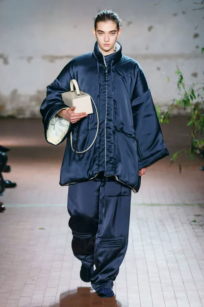 Look 8